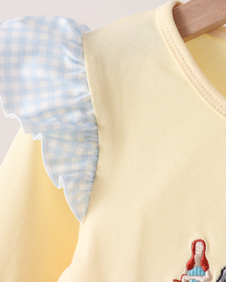 Close-up of a pale yellow children&