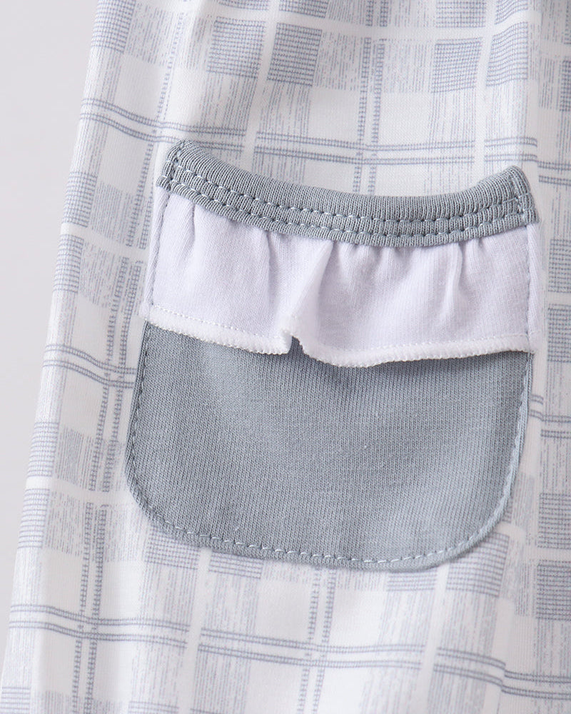 Baby romper waist: elastic shorts with two-tone pocket panels and light blue trim