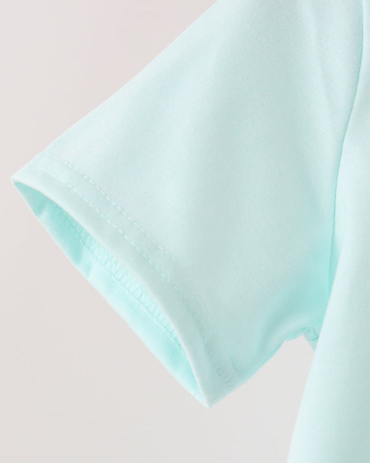Light blue short-sleeve T-shirt sleeve with stitched hem detail