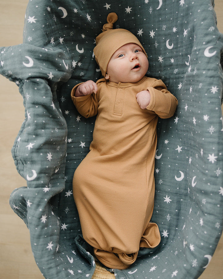 Cafe Organic Ribbed Newborn Knot Hat