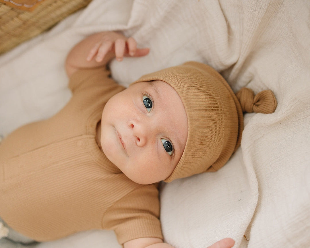 Cafe Organic Ribbed Newborn Knot Hat