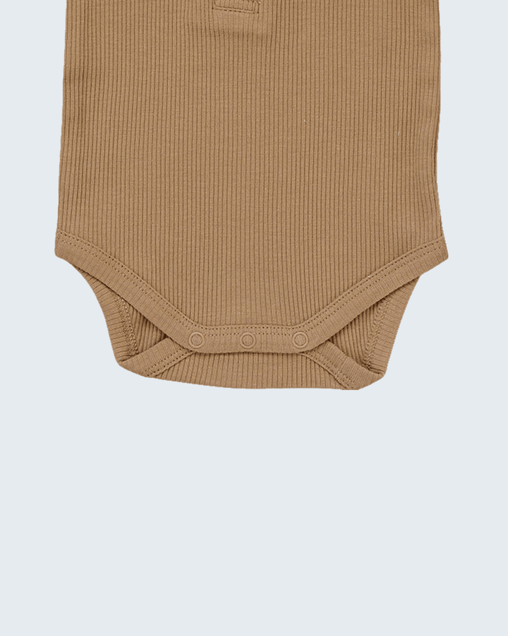 Cafe ribbed baby bodysuit with snap closure