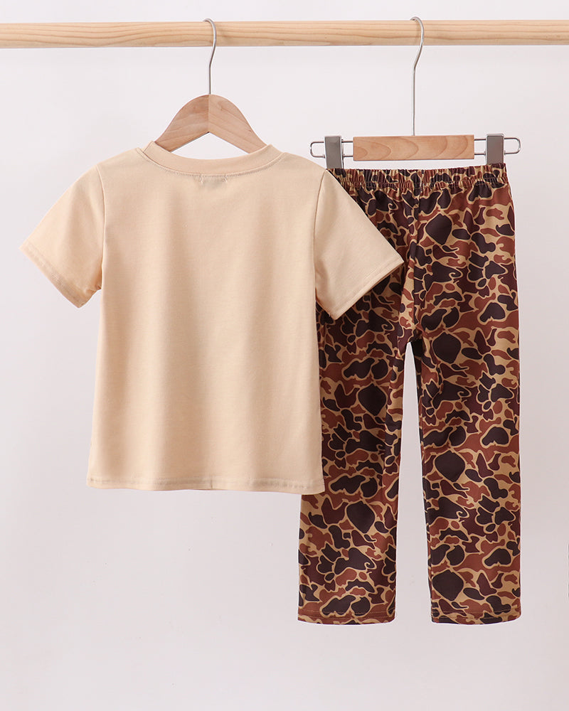 Duck applique T-shirt and camo pants set: beige shirt with brown patterned trousers