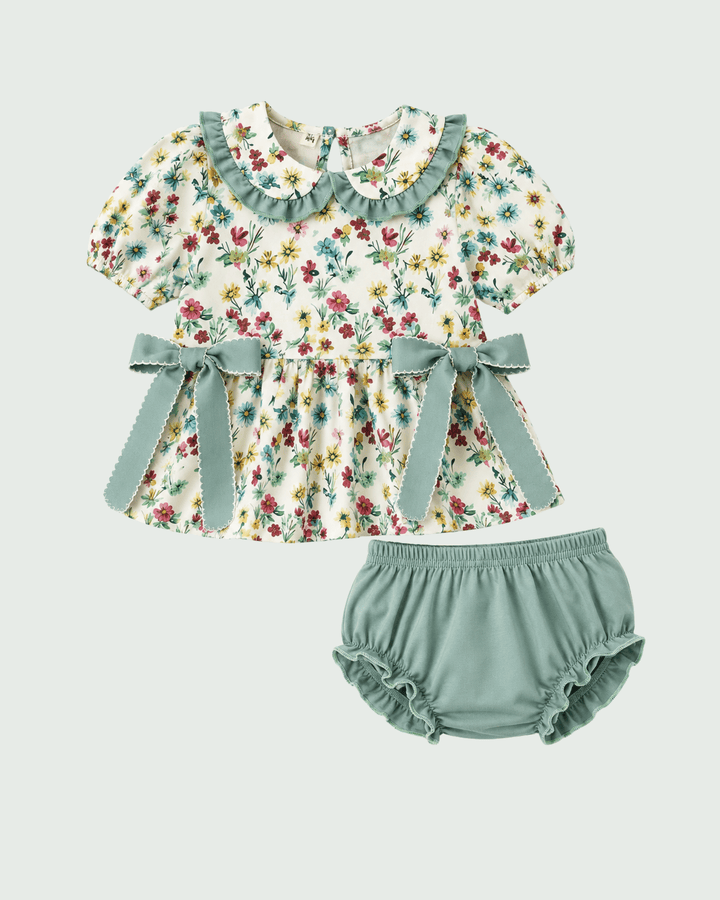 A baby girl&