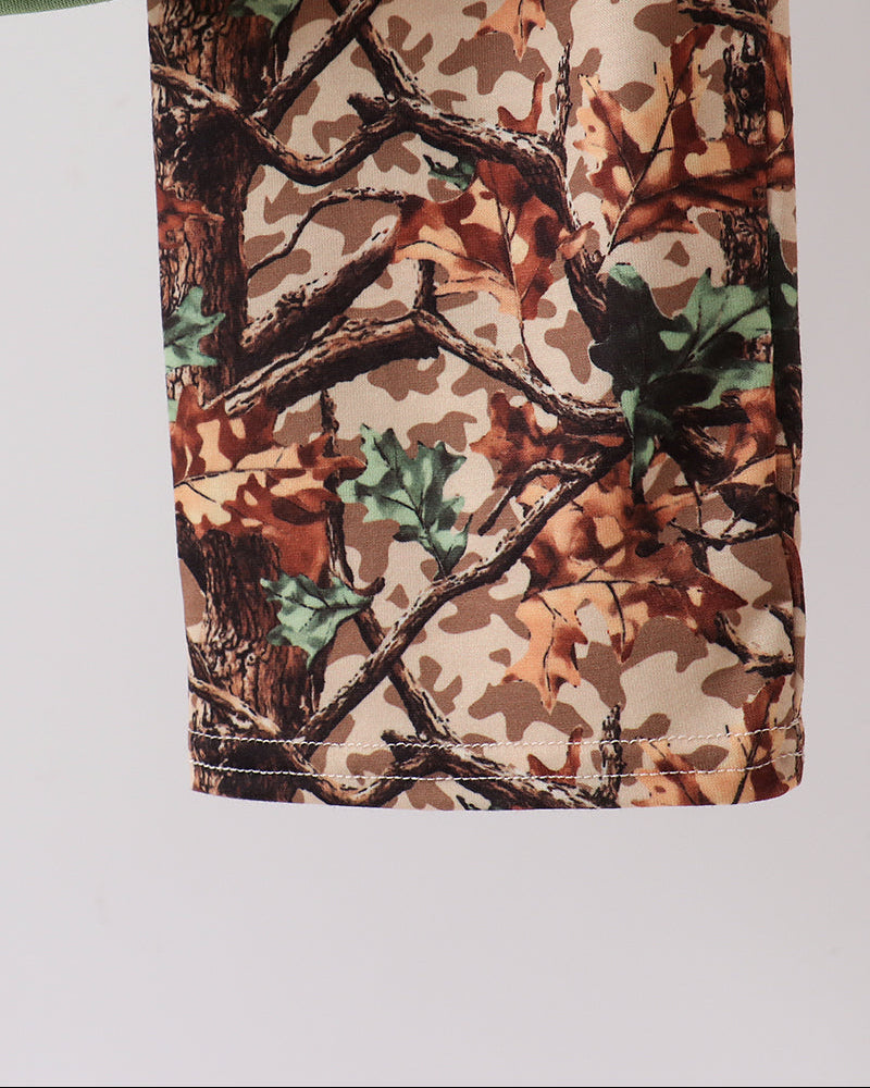 Camo print pant leg
