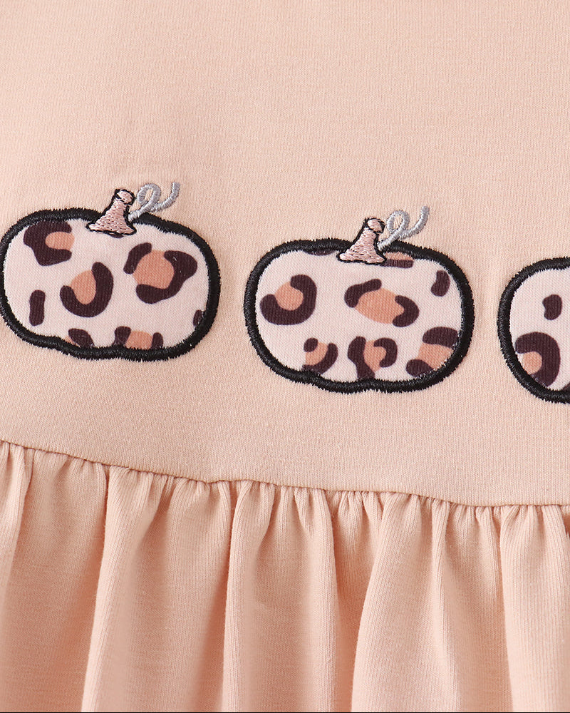 Close-up of a peach-colored children&
