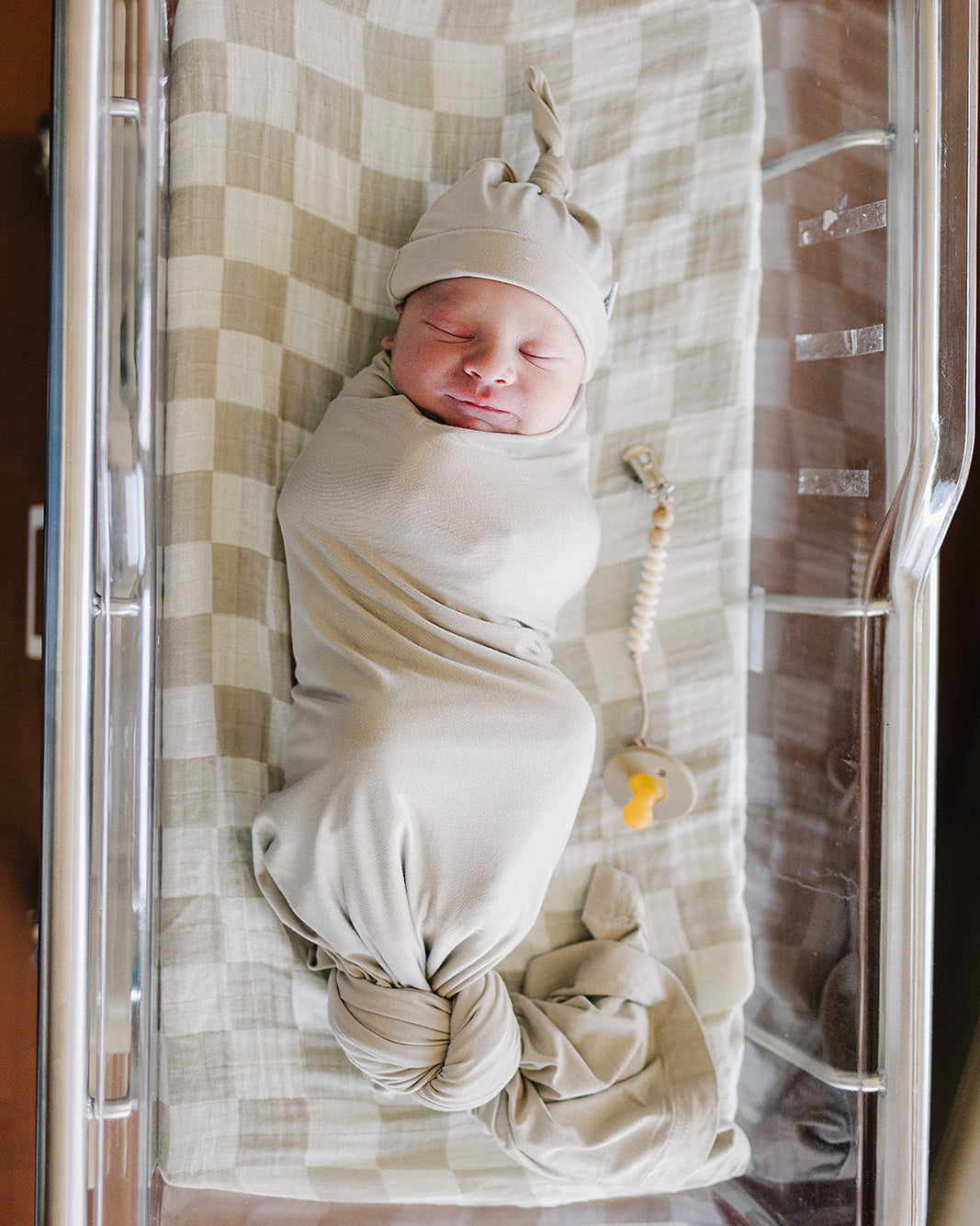Oatmeal Bamboo Newborn Knot Hat