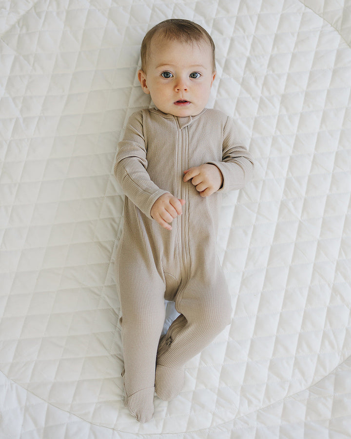 Ribbed cotton zipper romper with front zipper, long sleeves and footed legs