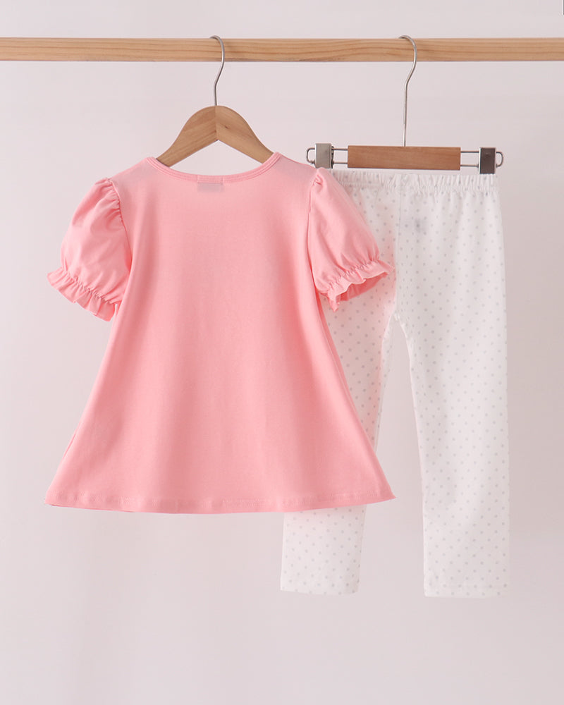 Pink ruffle-sleeve T-shirt with pumpkin embroidery, paired with dotted pants