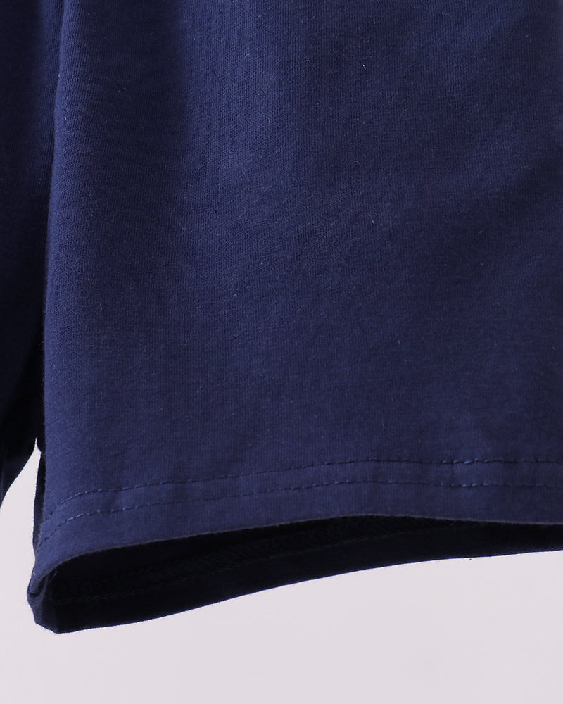 Navy shorts with straight hem and smooth fabric