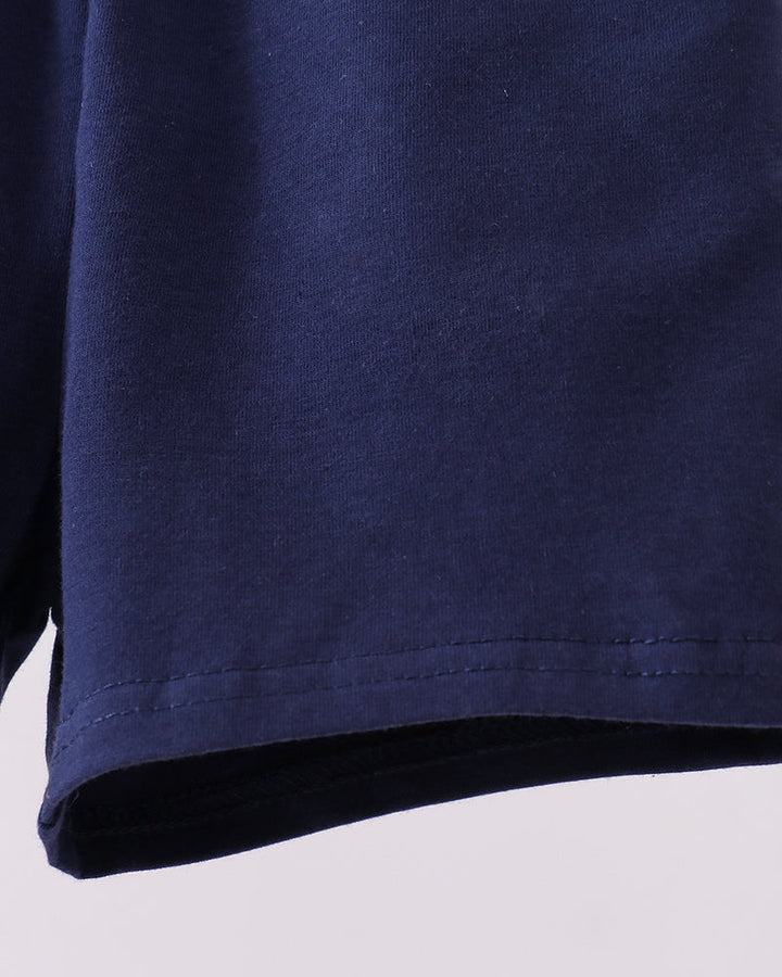 Navy shorts with straight hem and smooth fabric