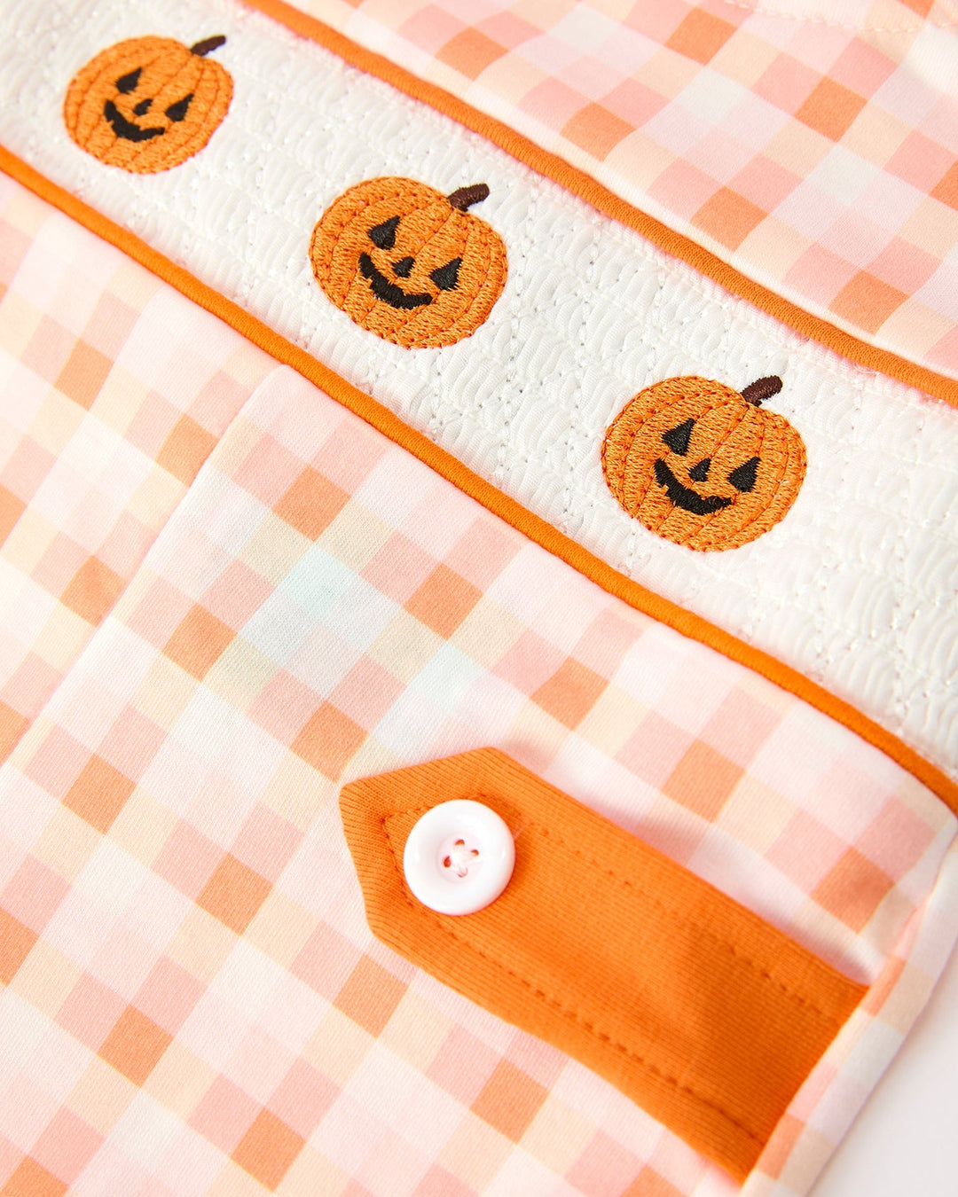 White lace trim with three jack-o&
