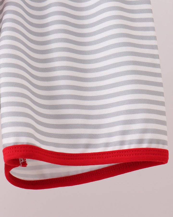 Striped shorts with white and gray wavy lines and red hem trim