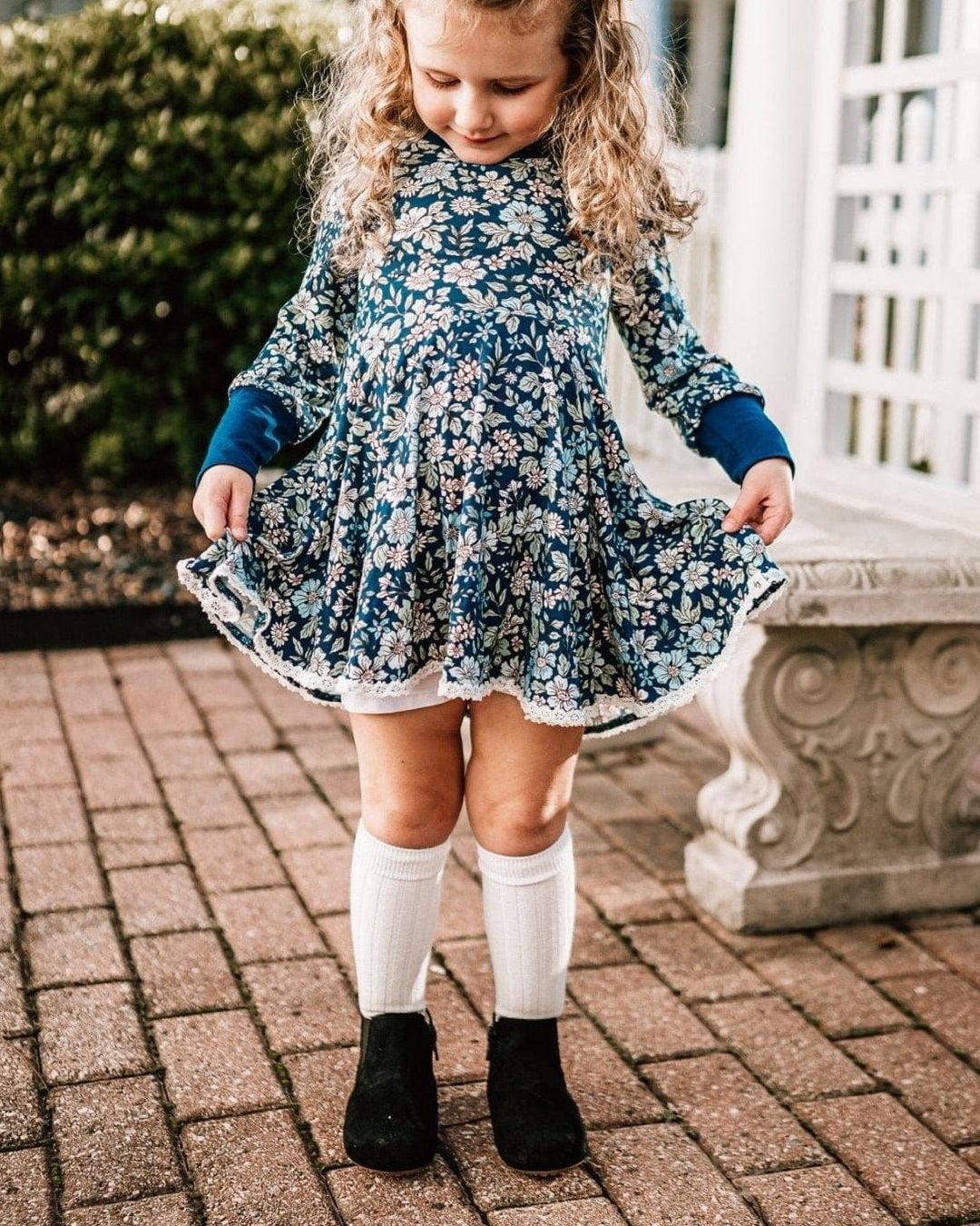 Kids suede ankle boots with low heel and pull-on style
