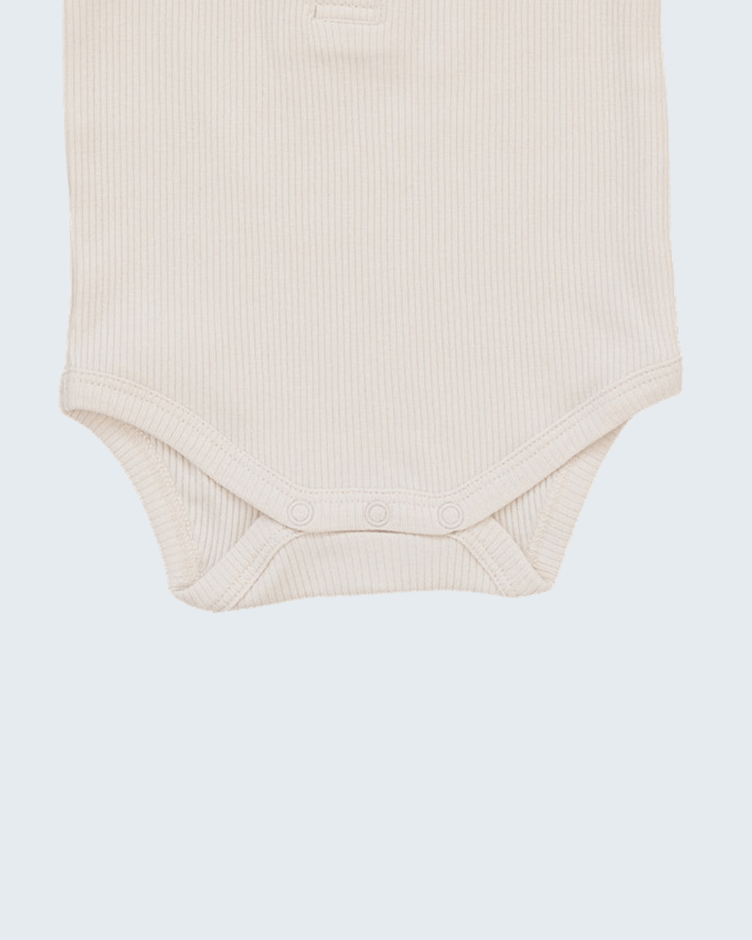 Baby bodysuit with snap closure