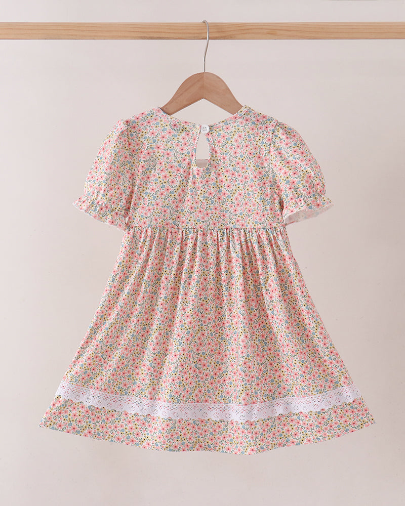 A short-sleeve baby girl&